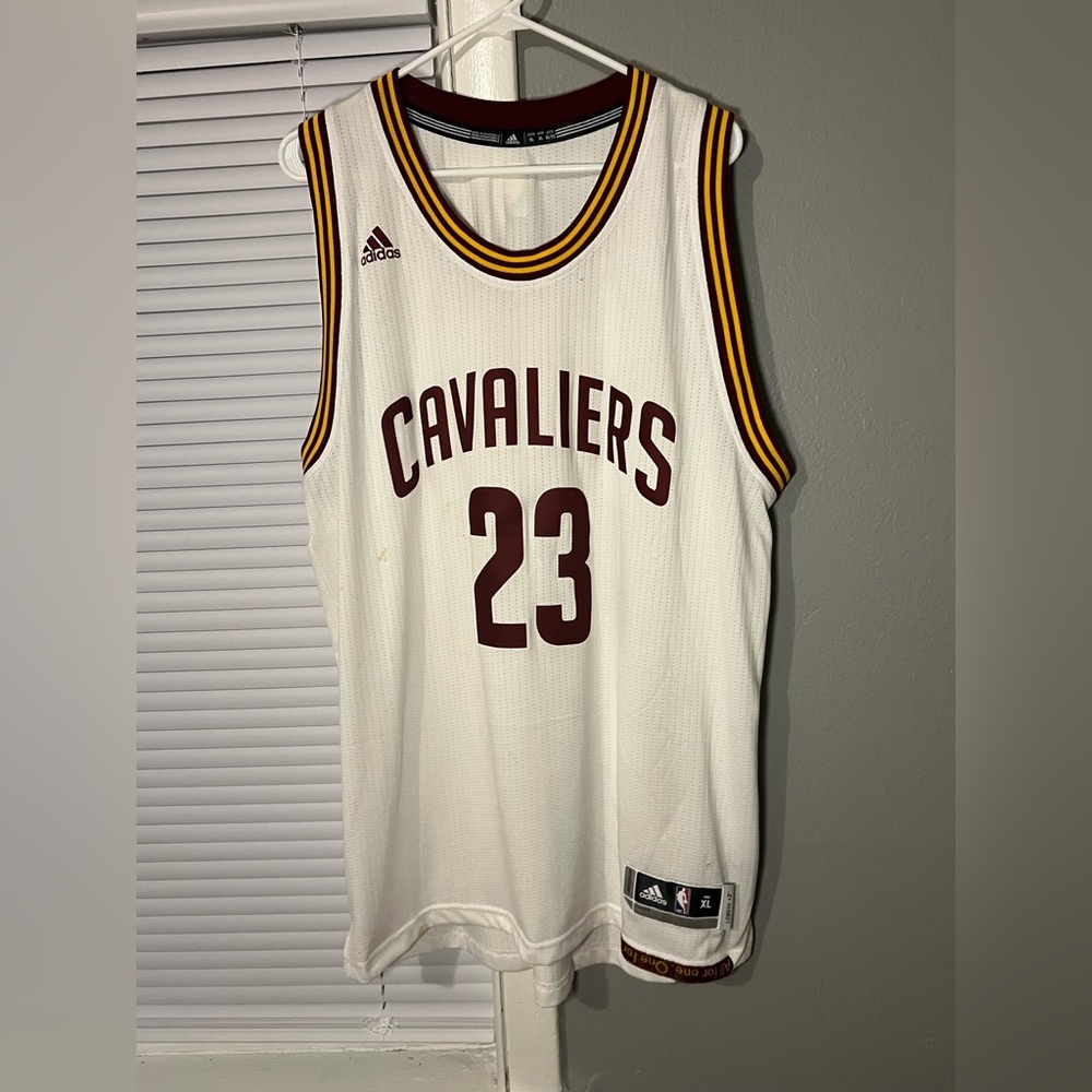Adidas LeBron James jersey XL